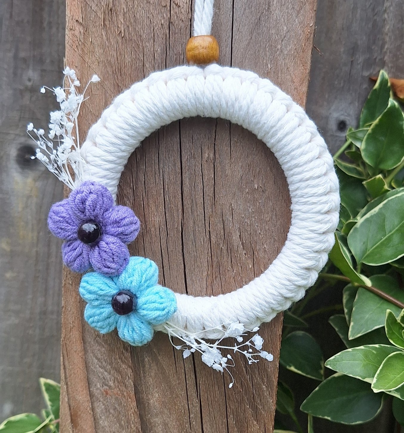Medium wreath white purple & blue